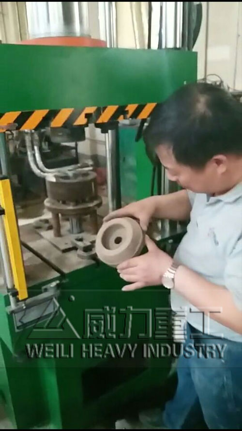 陶瓷罐壓制成型