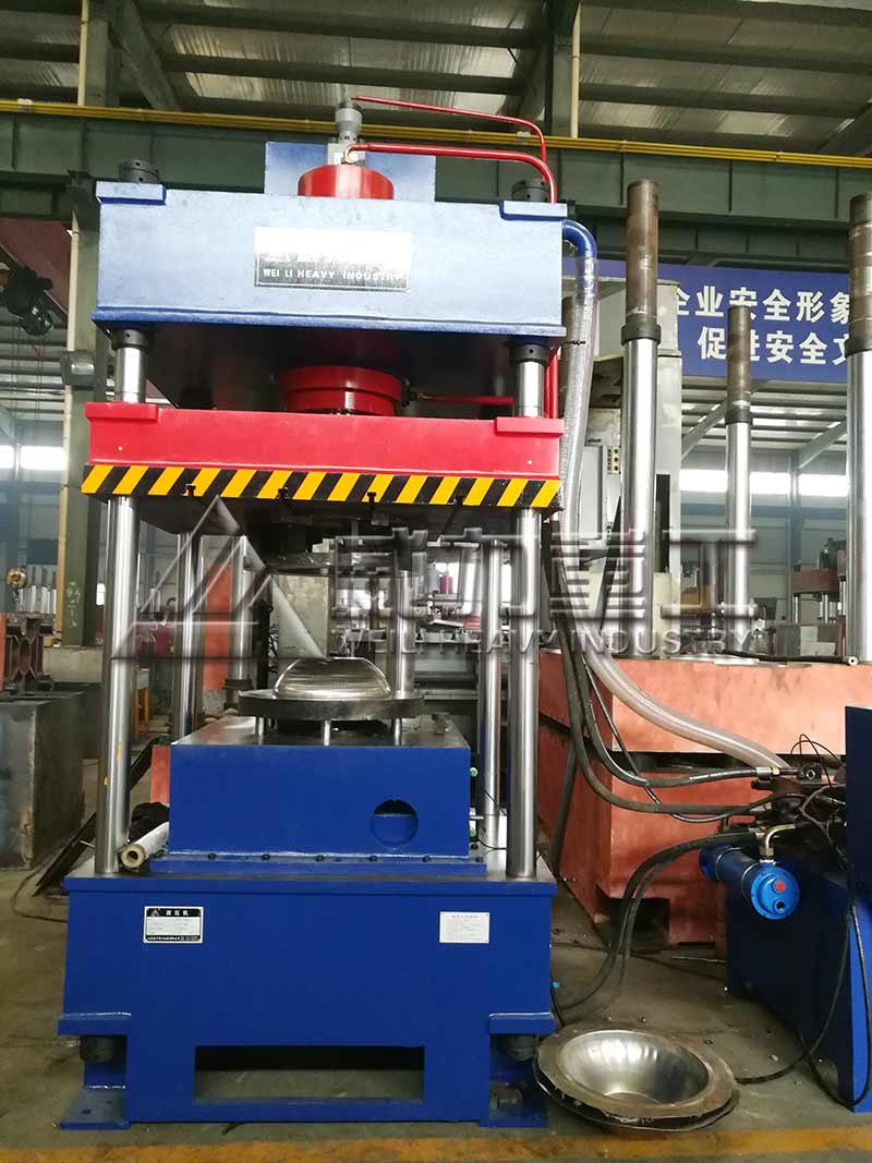 200噸拉伸油壓機