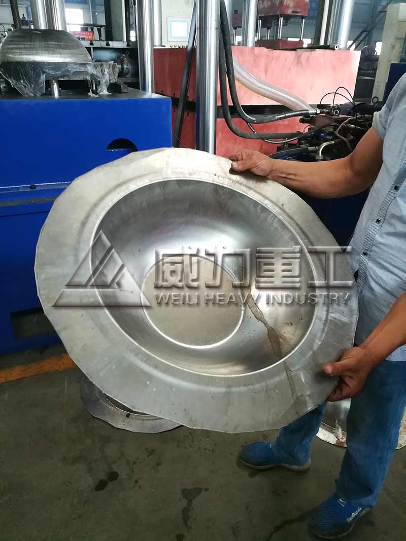 不繡鋼盆壓制成型