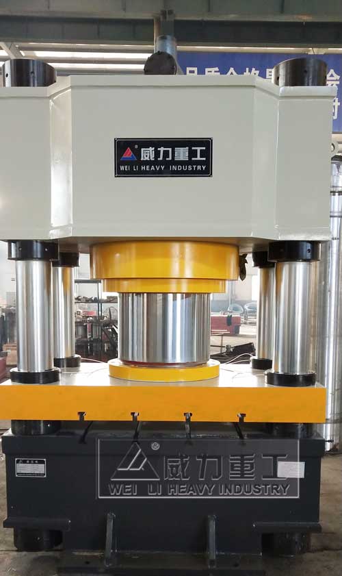 800噸四柱油壓機實物圖