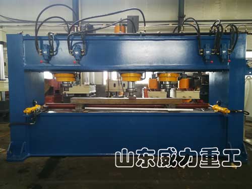 汽車后橋殼校正油壓機